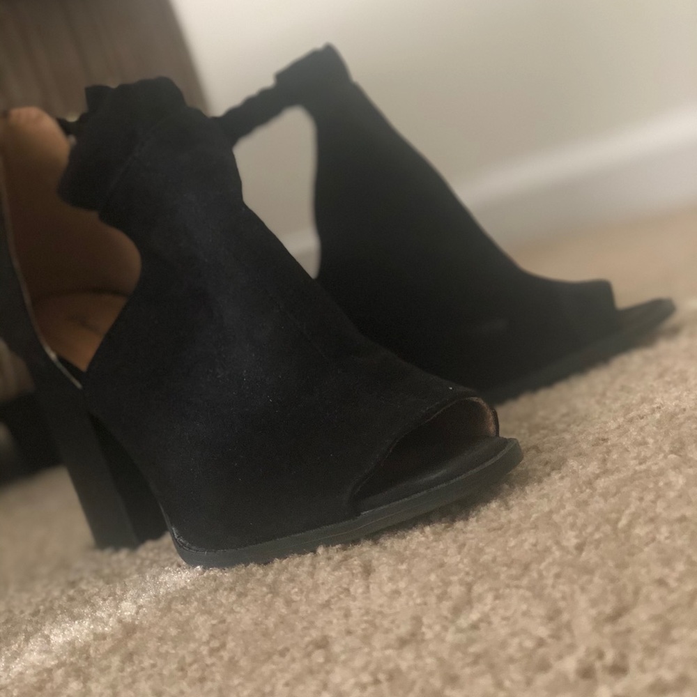 Qupid Black Suede Booties